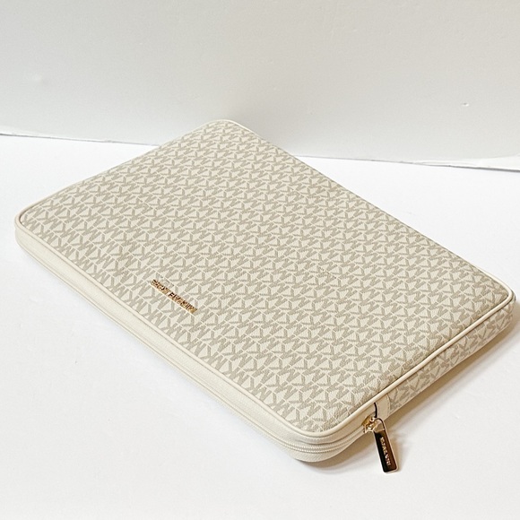 Michael Kors Jet Set Travel Large Laptop Case MK Light Cream Multi - Picture 4 of 11